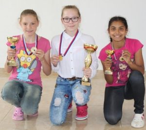 Emmka Hympánová, Nina Podracká, Monika Kuchárová - SŠG ELBA